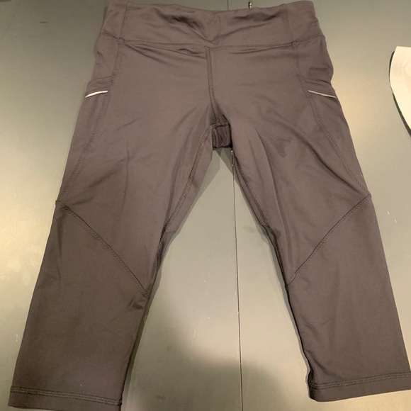 Lululemon leggings brand new condition - Picture 10 of 12